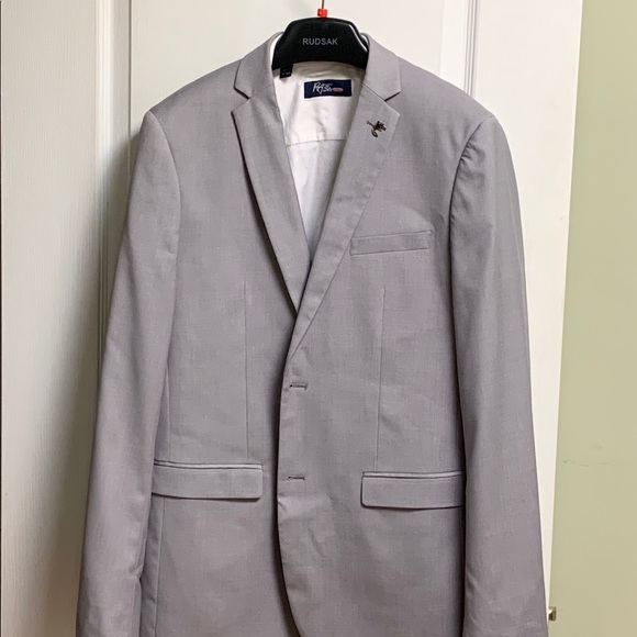 Grey Suit for Sale - Picture 1 of 3